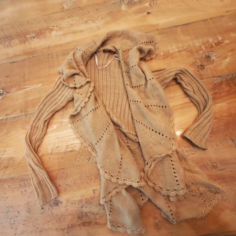 Belldini circle sweater- camel color, size medium